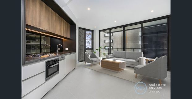 Luxe 1 Bedroom Apartment in Mirvac's St Leonards Square - Photo 1
