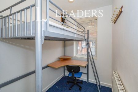 2 bedroom apartment to rent Copnor Road, Portsmouth, PO3 - Photo 3