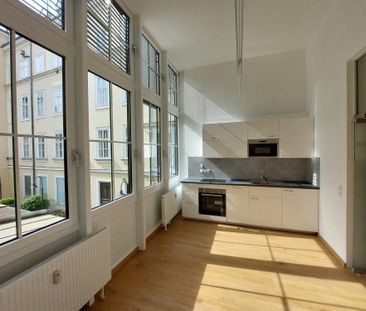 Schöne ruhige Wohnung direkt im Zentrum von Linz! - Photo 1