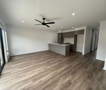 15 Fen Walk, Point Cook, Vic 3030 - Photo 2