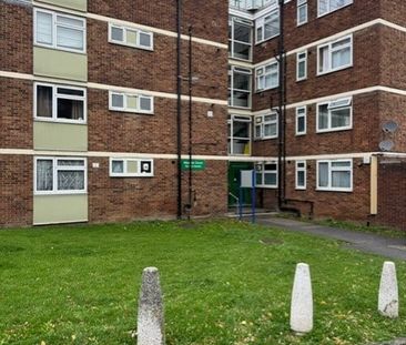 2 Bed Flat, Alcester Court, SM6 - Photo 6