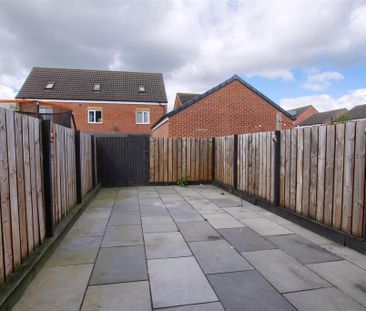 3 bedroom semi-detached house to rent - Photo 3