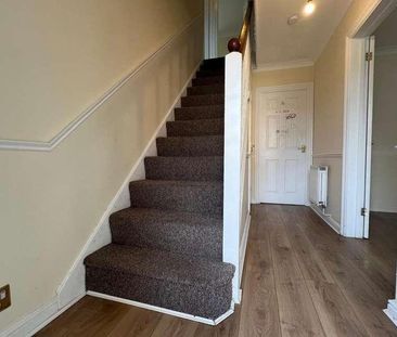 Bexley Gardens, Chadwell Heath, RM6 - Photo 3