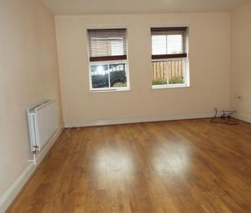 2 bedroom ground floor flat to rent - Photo 4