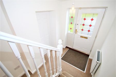 4 bedroom detached house to rent - Photo 4