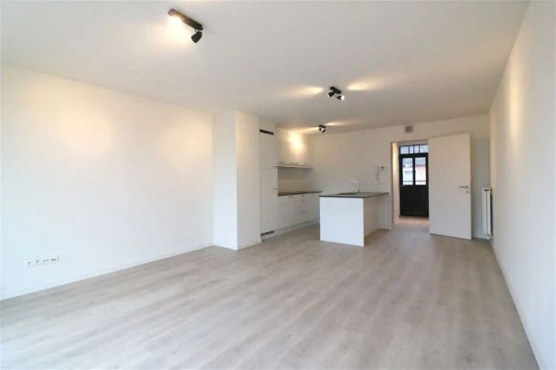 Eigentijds appartement met 2 slpk., groot terras en garage - Photo 1