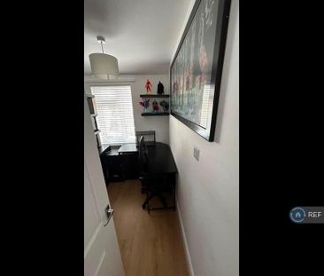 3 bedroom semi-detached house to rent - Photo 6