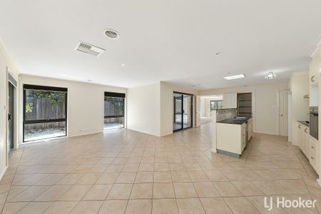 15 Saltbush Street, Harrison ACT, Belconnen - Photo 2