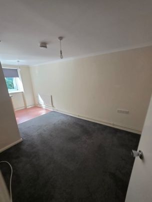 1 Bed Flat, Tyrell Court, SO18 - Photo 1