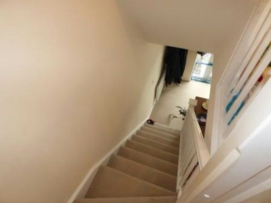 Terraced House to rent on - Photo 1