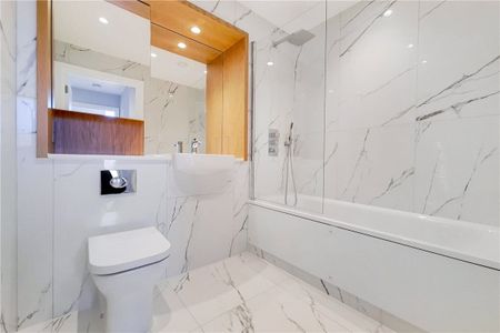 Excellent one-bedroom, one-bathroom flat within Wimbledon Grounds, this prestigious new development next to the AFC Wimbledon Stadium. The apartments all have generous balconies, lift access, secure bike storage and landscaped communal gardens. - Photo 5