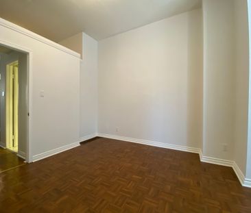 For Lease - 202 Gerrard Street Unit# 1, Toronto, Ontario - Photo 3