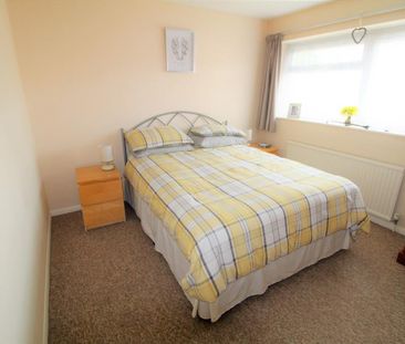 3 bedroom House To Let - Photo 5