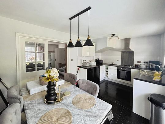 3 bedroom semi-detached house to rent - Photo 1