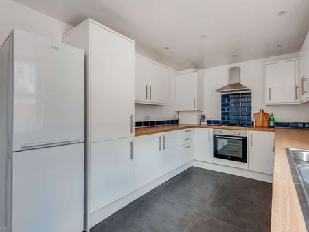 Salisbury Road Room 4 - Photo 4