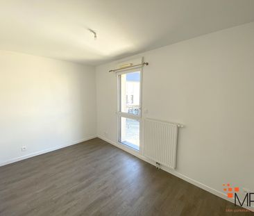 Location Appartement 4 pièces 81m² - Photo 2