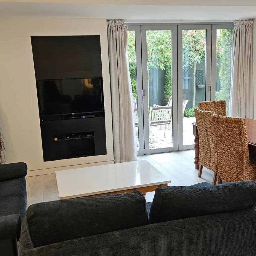 FULLY FURNISHED IN THE HEART OF MERIVALE - Photo 1