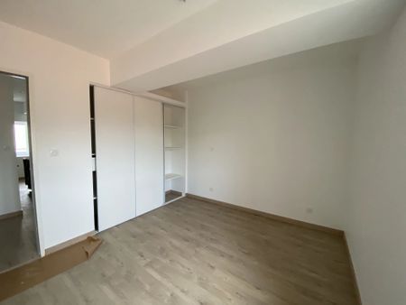 Location Appartement 3 pièces 61m² VALENCE 26000 - Photo 2