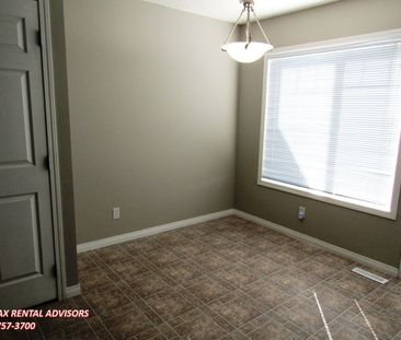 GREAT 2 BED, 2.5 BATH, 2 STOREY TOWNHOUSE, W/ FINISHED BSMT & ATTAC... - Photo 2