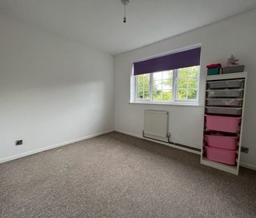 Sandy Lane, Farnborough, GU14 - Photo 6