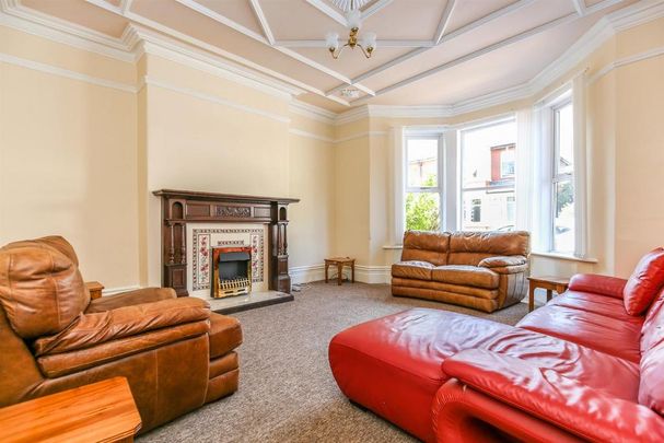 6 bedroom terraced house to rent - Photo 1