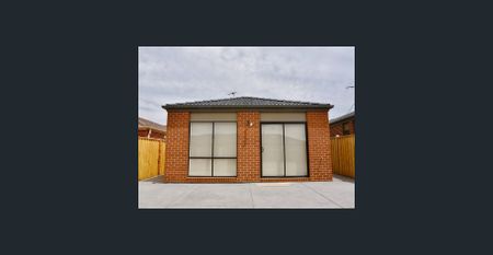 3 BEDROOM LOW MAINTENANCE HOME - Photo 2