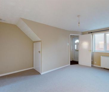 2 bedroom semi-detached house to rent - Photo 4