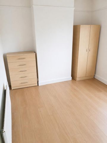 4 bedroom terraced house to rent - Photo 4