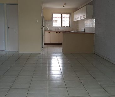 Private, Peaceful & Perfectly Located - Beautiful 2-Bedroom Unit - Photo 5