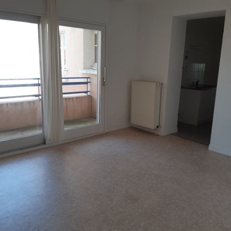 Location Appartement 3 pièces 76m² MONTROND LES BAINS 42210 - Photo 1