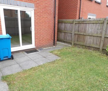 3 bedroom semi-detached house to rent - Photo 6