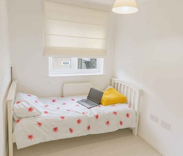 1 bedroom in a house share to rent - Photo 3