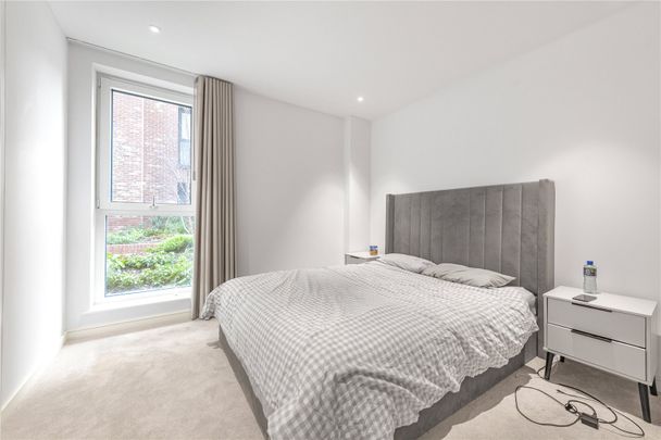 Cedrus Avenue, Southall, UB1 1GA - Photo 1
