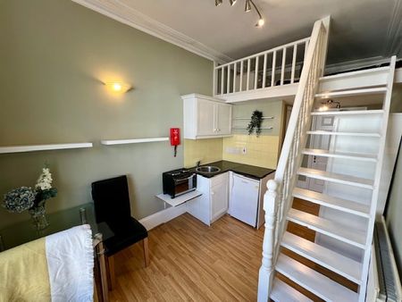 Studio Flat, St. Stephens Gardens, W2 - Photo 2