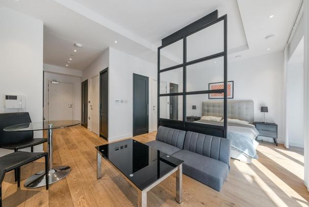 Studio to rent - Photo 1