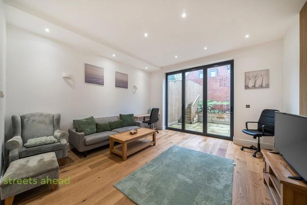 3 bedroom end of terrace house to rent - Photo 1