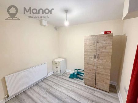 Burges Road, East Ham, E6 - Photo 5