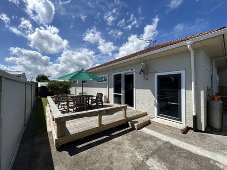 13 Regent Street,Hawera - Photo 2