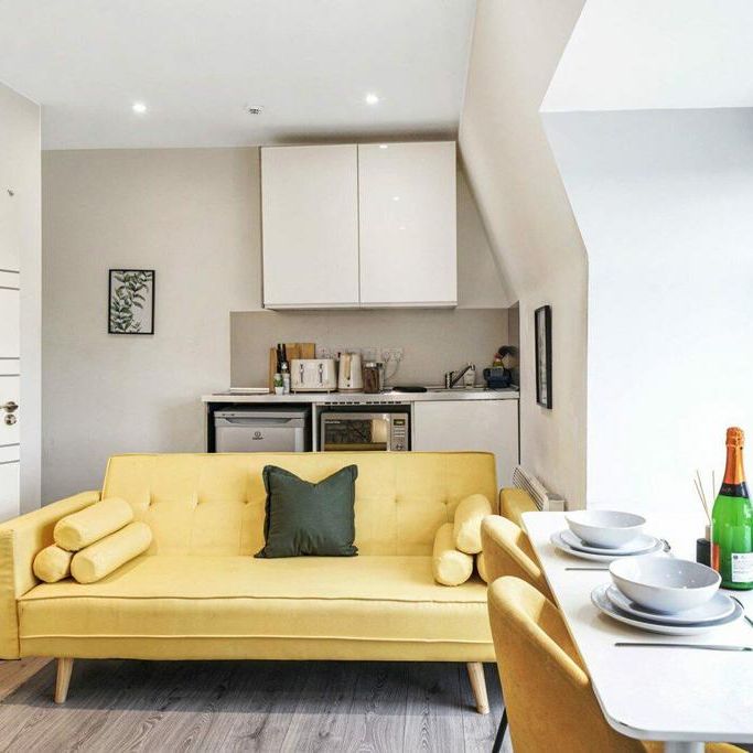 Studio to rent - Photo 1