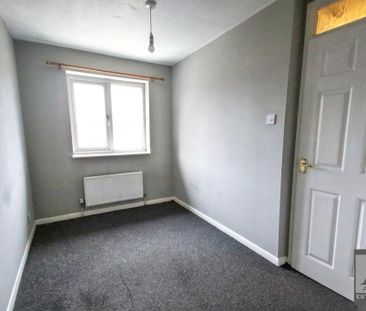 2 bedroom semi-detached house to rent - Photo 4