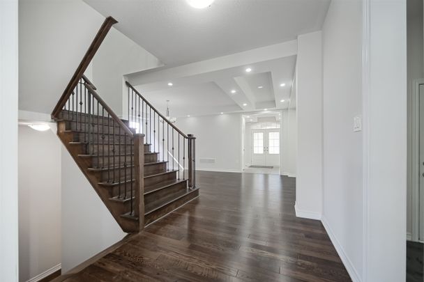 For Lease - 307 Reg Harrison Trail, Newmarket, Ontario - Photo 1