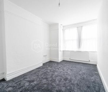 3 bedroom apartment to rent - Photo 2