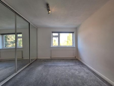 Coniston Court, Weybridge KT13, London - Photo 2