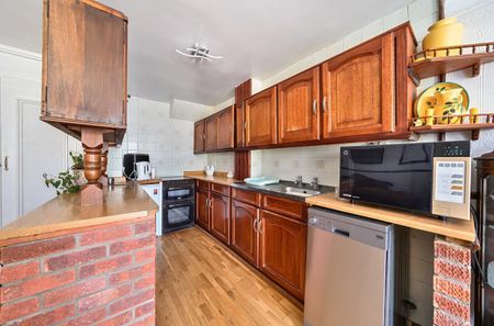 4 bedroom semi-detached house to rent - Photo 5