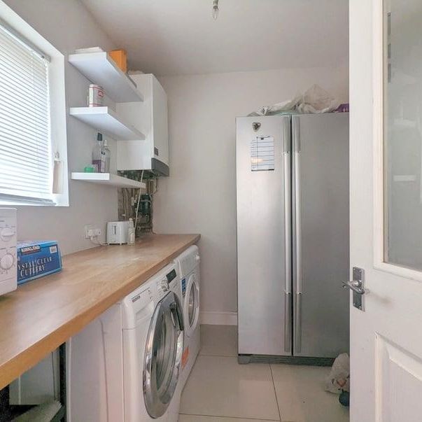 3 bedroom semi-detached house to rent - Photo 1