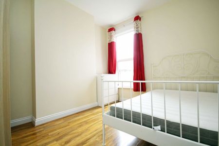 Avenue Road, W3 8NH, London - Photo 2