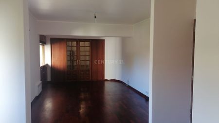 Apartamento T3 para Arrendamento com Arrecadação - Photo 3