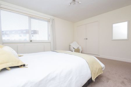3 bed apartment to rent in Golden Gates, Ferry Way , BH13 - Photo 4
