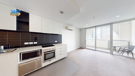 Light, Style & Waterfront Convenience in EXO Docklands - Photo 5