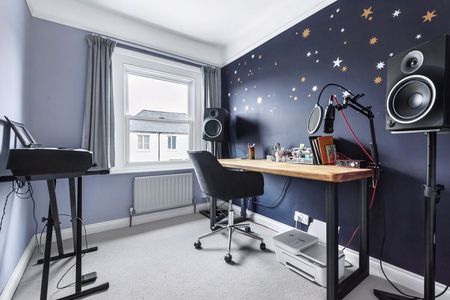 Hare Lane, Farncombe, Surrey, GU7 - Photo 5